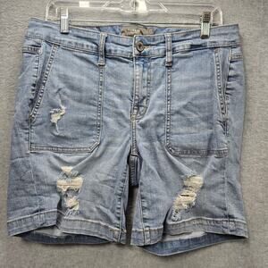 Torrid Light Wash Distressed Jean Shorts Size 10